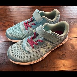 Big Girls Under Armour velcro shoes size 3